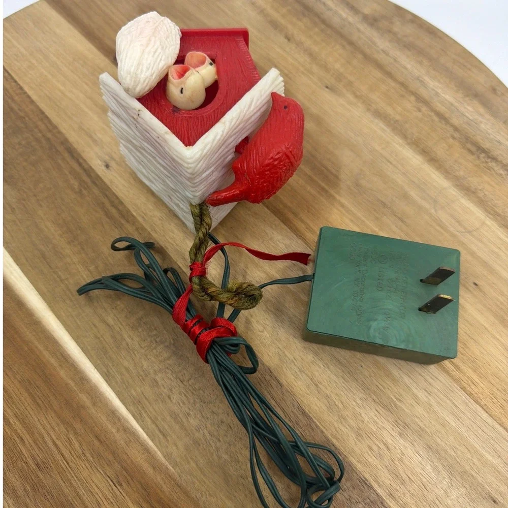 Radiant Chirping Birdhouse Christmas‎ Ornament 50-70s Red Vintage Cardinal
